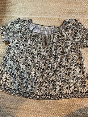 Max Studio Black & Cream Floral Peasant Blouse